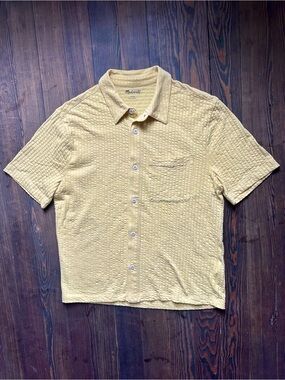 Madewell Short-Sleeve Textured Button-Down Shirt in Pale Yellow